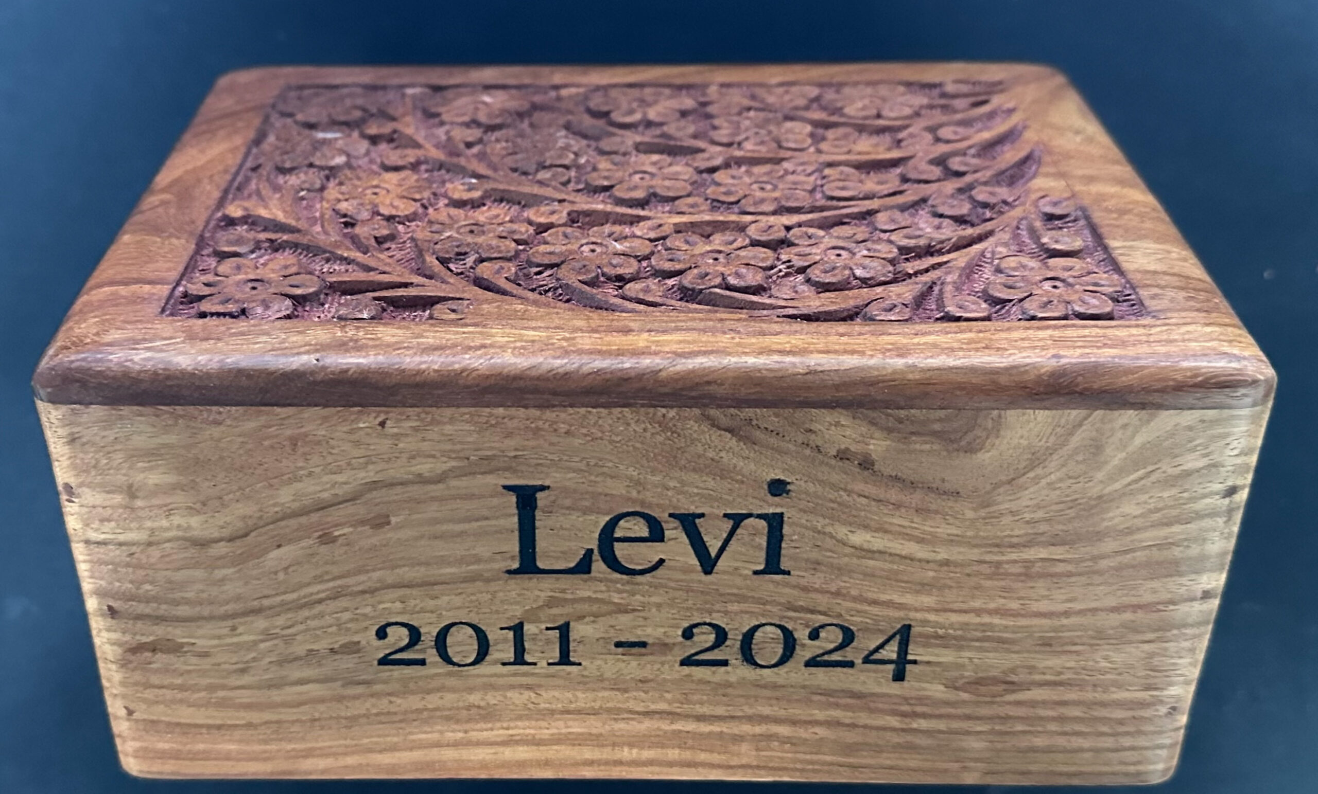 Handcarved Rosewood Urn Included Engraving - Two Lines